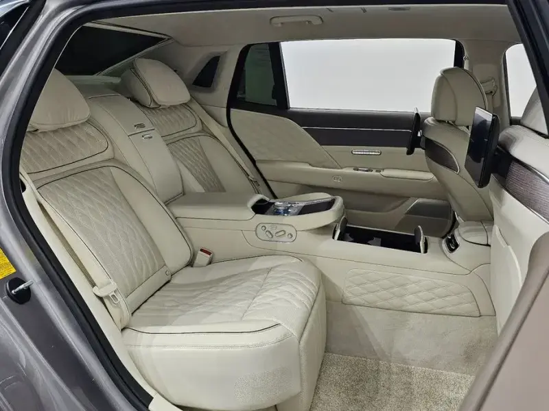 2023 Genesis G90 с пробегом 29 799 км