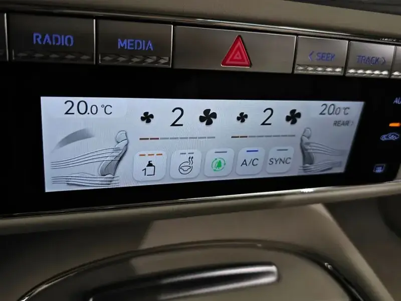 2023 Genesis G90 с пробегом 29 799 км