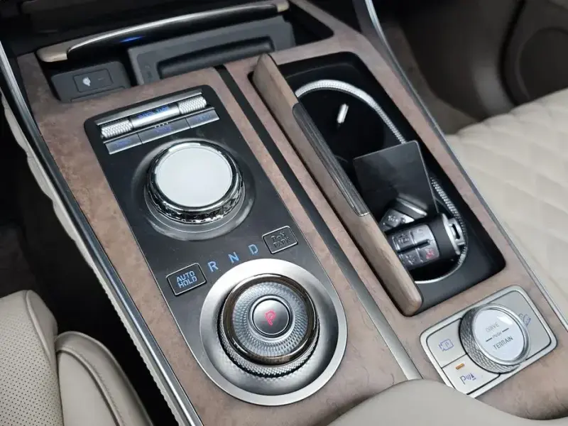 2023 Genesis GV80 с пробегом 35 401 км