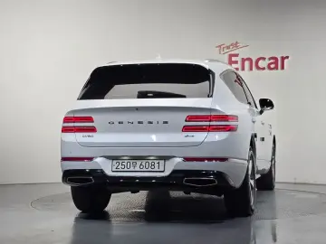2023 Genesis GV80 с пробегом 82 831 км