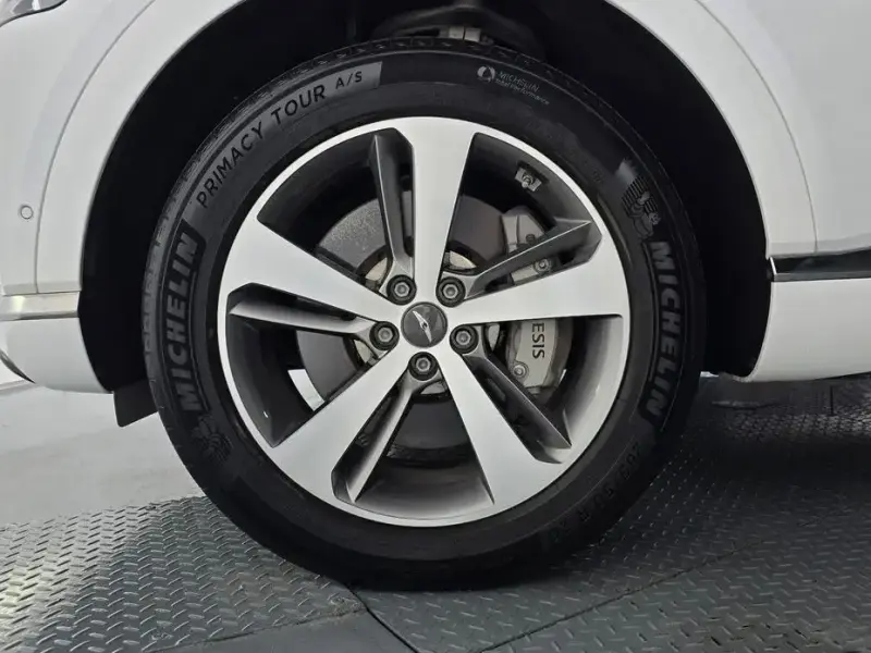 2023 Genesis GV80 с пробегом 82 831 км