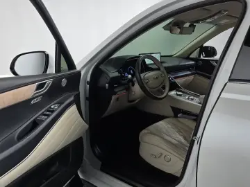 2023 Genesis GV80 с пробегом 82 831 км