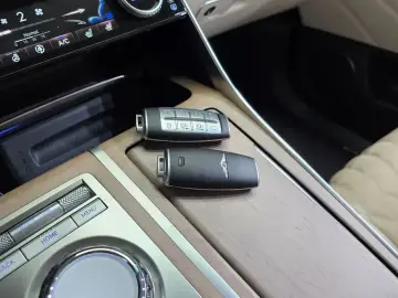 2023 Genesis GV80 с пробегом 82 831 км