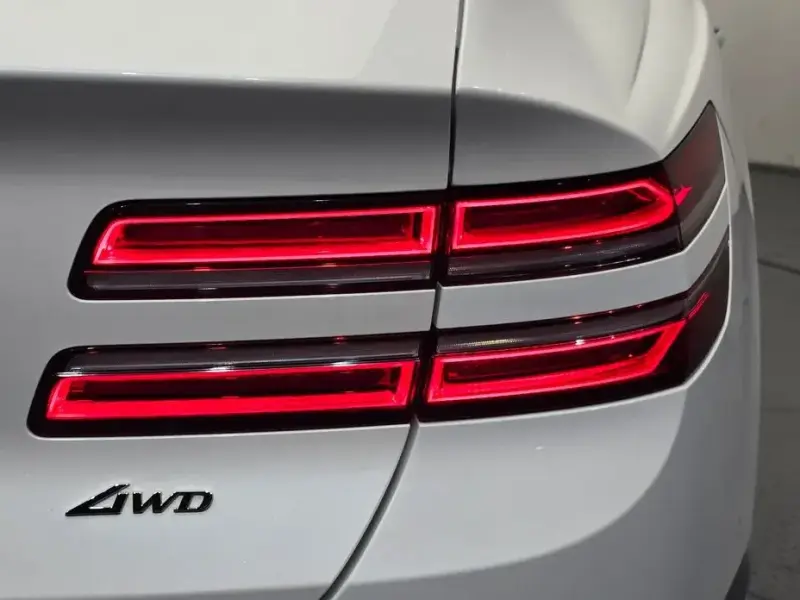 2023 Genesis GV80 с пробегом 82 831 км