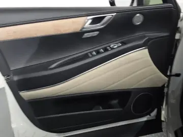 2023 Genesis GV80 с пробегом 82 831 км