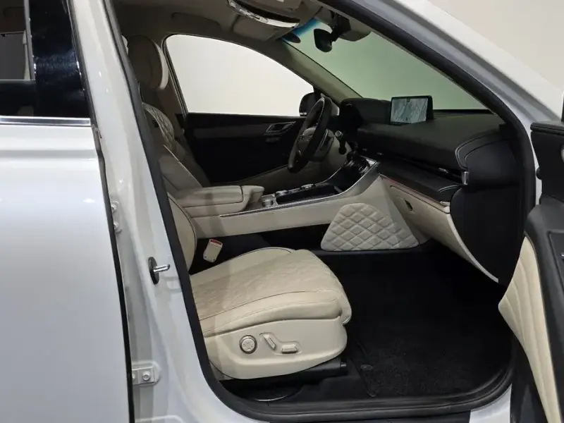2023 Genesis GV80 с пробегом 82 831 км