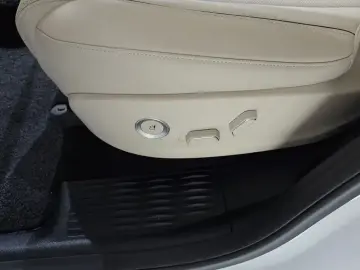 2023 Genesis GV80 с пробегом 82 831 км