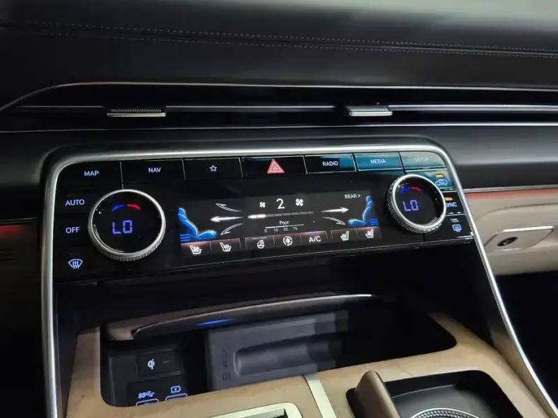 2023 Genesis GV80 с пробегом 82 831 км