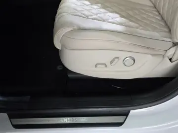 2023 Genesis GV80 с пробегом 82 831 км