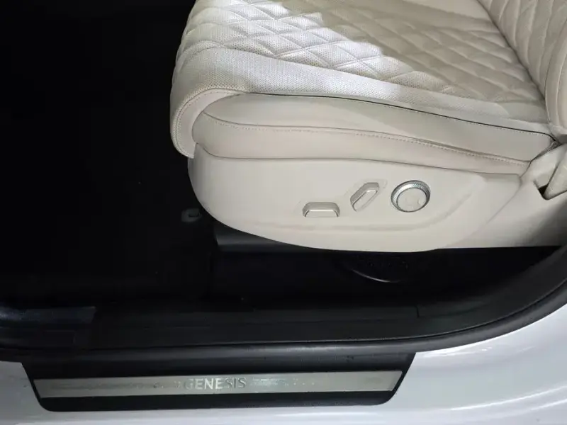 2023 Genesis GV80 с пробегом 82 831 км