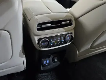 2023 Genesis GV80 с пробегом 82 831 км