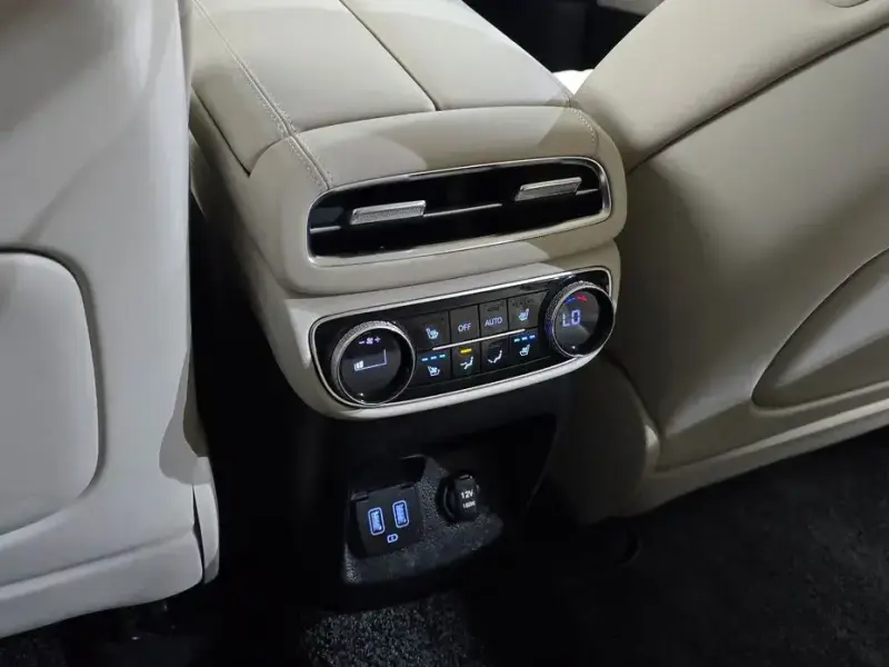 2023 Genesis GV80 с пробегом 82 831 км