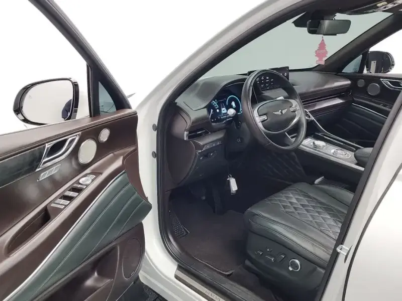 2023 Genesis GV80 с пробегом 79 127 км