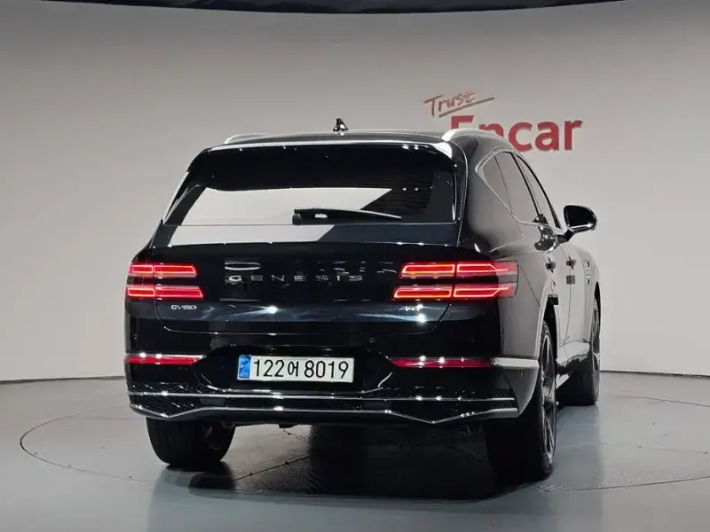 2023 Genesis GV80 с пробегом 35 666 км