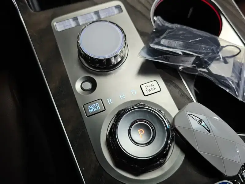 2023 Genesis GV80 с пробегом 35 666 км