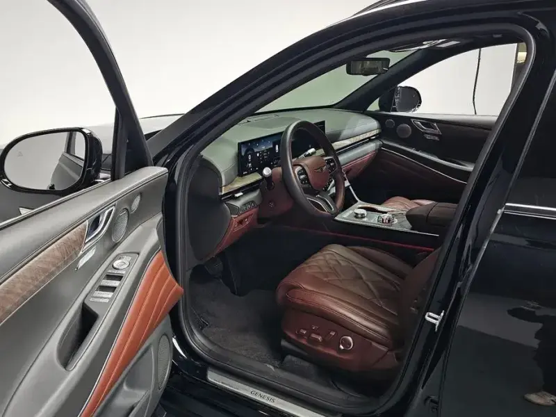 2023 Genesis GV80 с пробегом 35 666 км