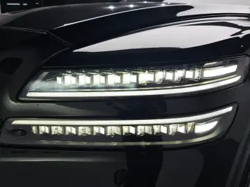 2023 Genesis GV80 с пробегом 35 666 км