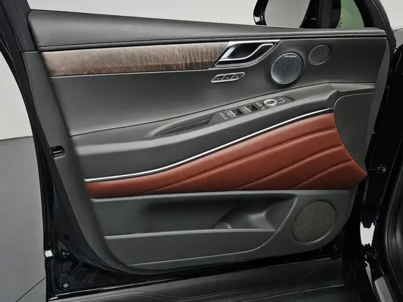 2023 Genesis GV80 с пробегом 35 666 км