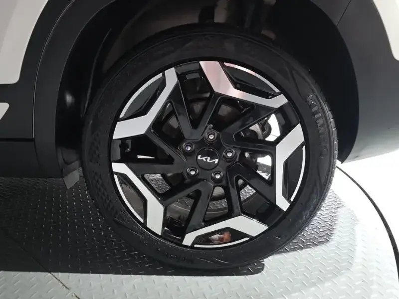 2024 Kia Seltos с пробегом 23 504 км
