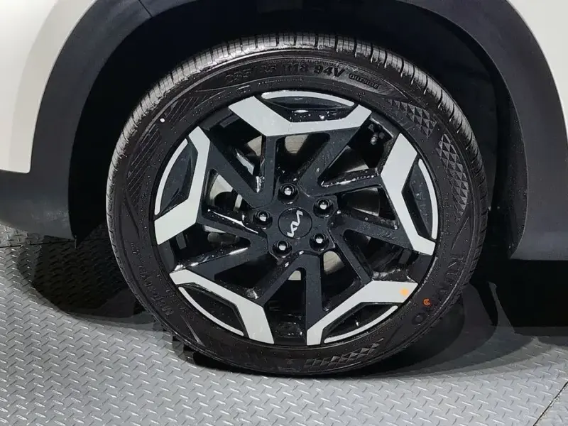 2025 Kia Seltos с пробегом 743 км