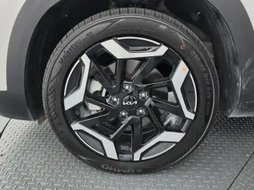 2023 Kia Seltos с пробегом 13 919 км