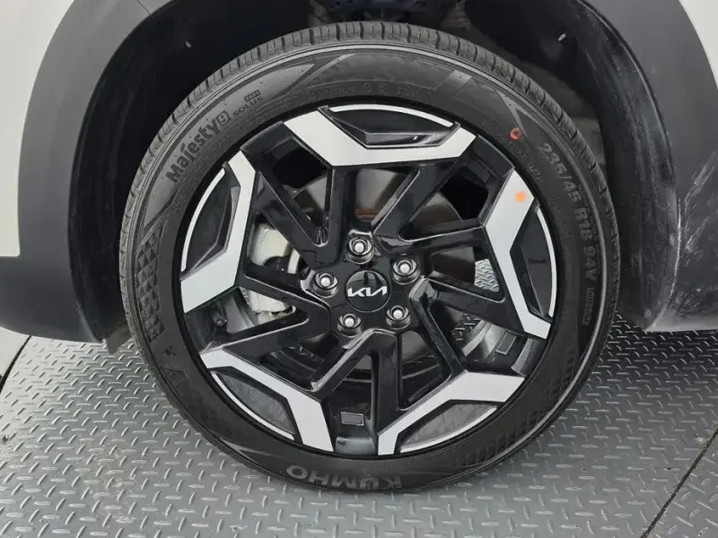 2023 Kia Seltos с пробегом 13 919 км