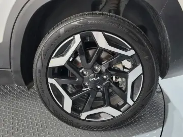 2023 Kia Seltos с пробегом 13 919 км