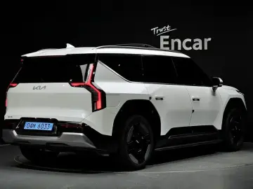 2023 Kia EV9 с пробегом 16 789 км