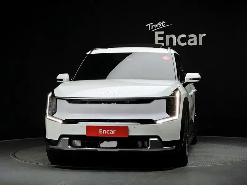 2023 Kia EV9 с пробегом 16 789 км