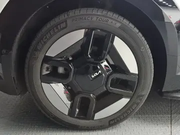 2023 Kia EV9 с пробегом 16 789 км