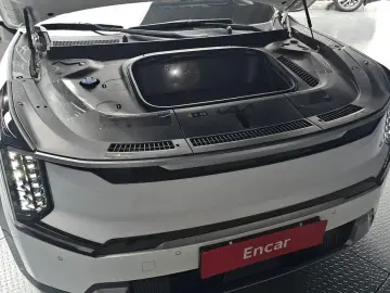 2023 Kia EV9 с пробегом 16 789 км