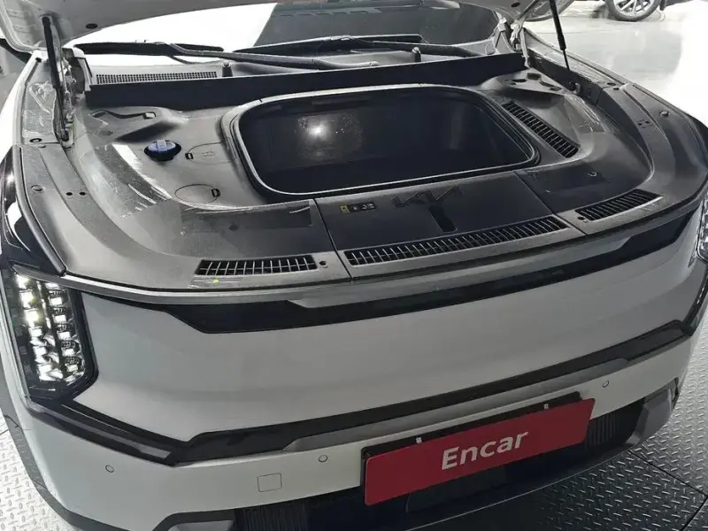 2023 Kia EV9 с пробегом 16 789 км