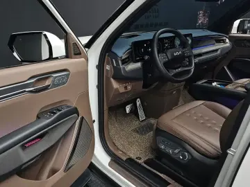 2023 Kia EV9 с пробегом 16 789 км