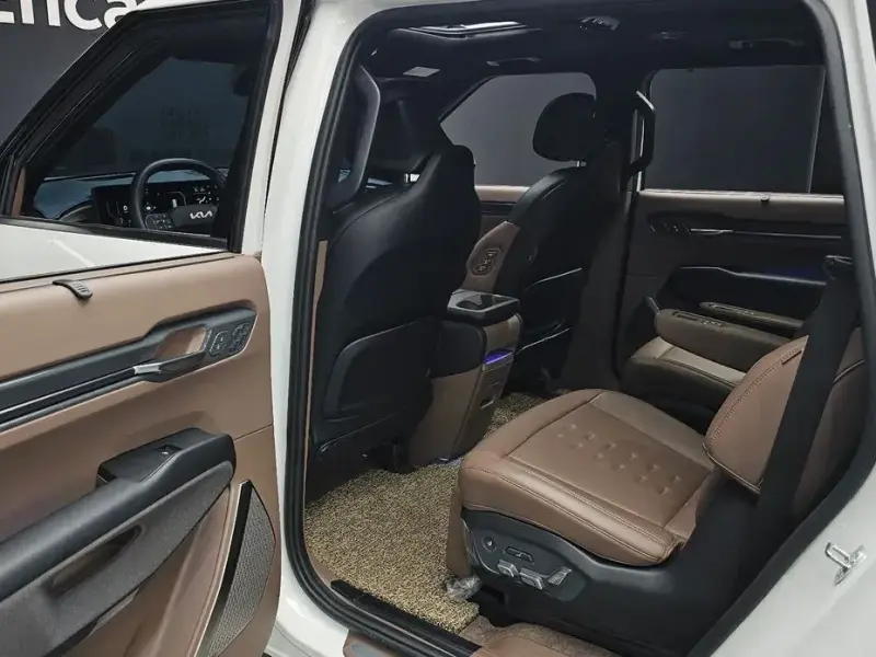 2023 Kia EV9 с пробегом 16 789 км