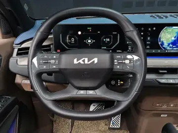 2023 Kia EV9 с пробегом 16 789 км