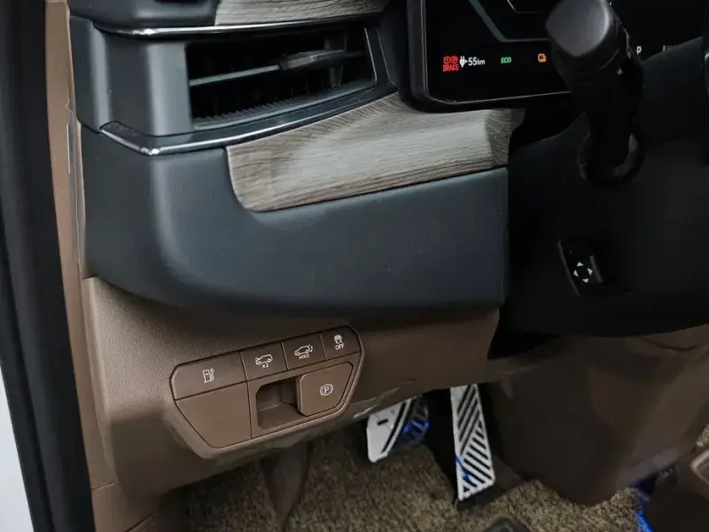 2023 Kia EV9 с пробегом 16 789 км