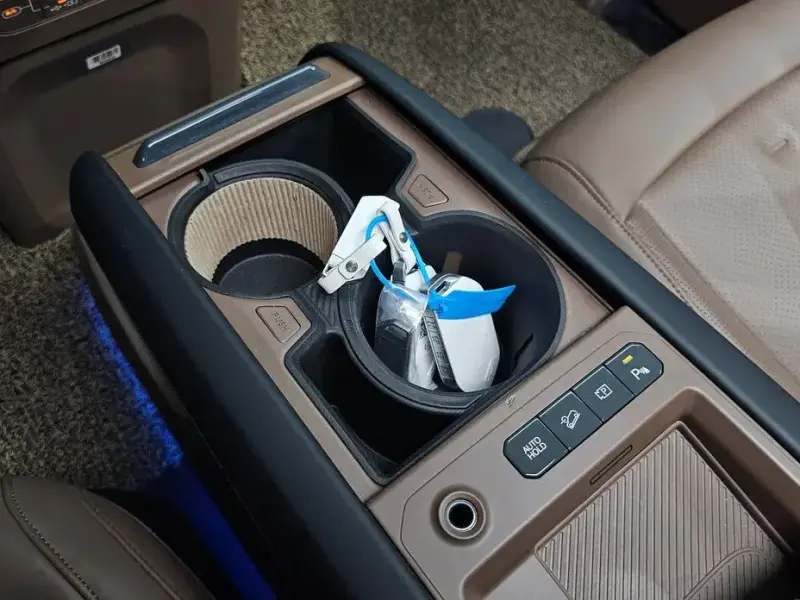 2023 Kia EV9 с пробегом 16 789 км
