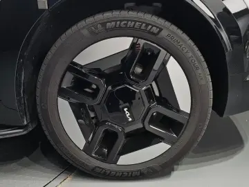 2023 Kia EV9 с пробегом 16 789 км