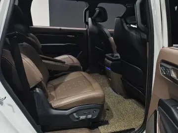 2023 Kia EV9 с пробегом 16 789 км