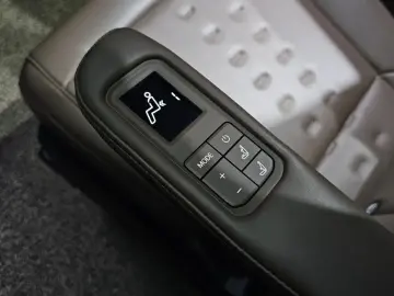 2023 Kia EV9 с пробегом 16 789 км