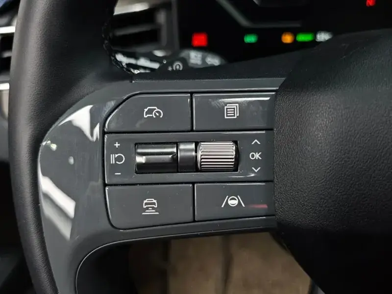2023 Kia EV9 с пробегом 16 789 км
