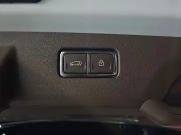 2023 Kia EV9 с пробегом 16 789 км