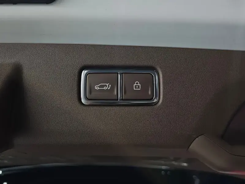 2023 Kia EV9 с пробегом 16 789 км