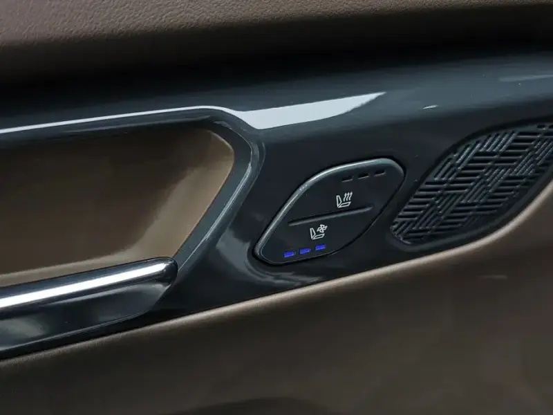 2023 Kia EV9 с пробегом 16 789 км