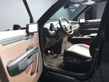 2024 Kia EV9 с пробегом 13 872 км
