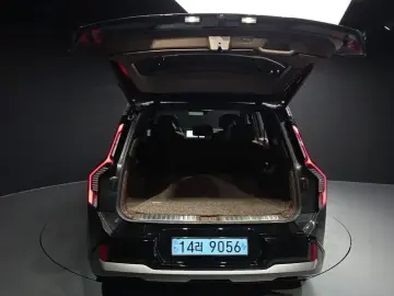 2024 Kia EV9 с пробегом 13 872 км