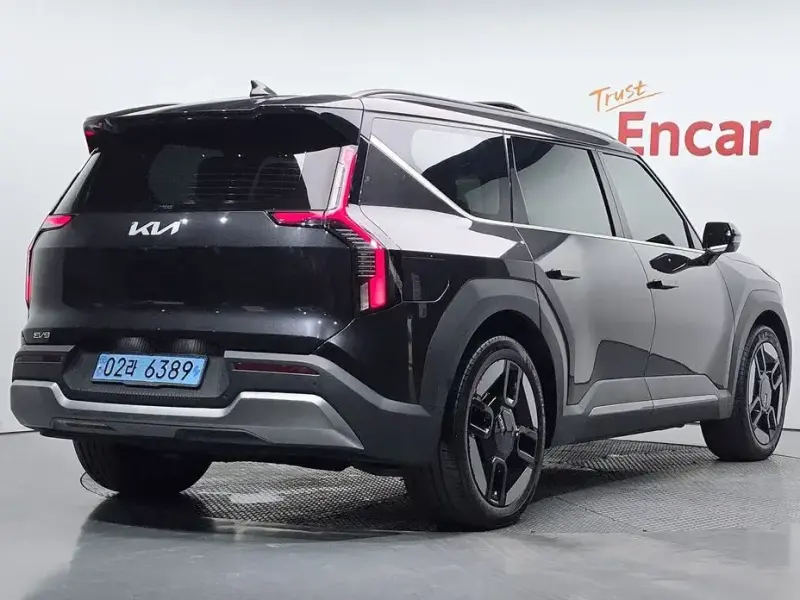 2023 Kia EV9 с пробегом 80 997 км