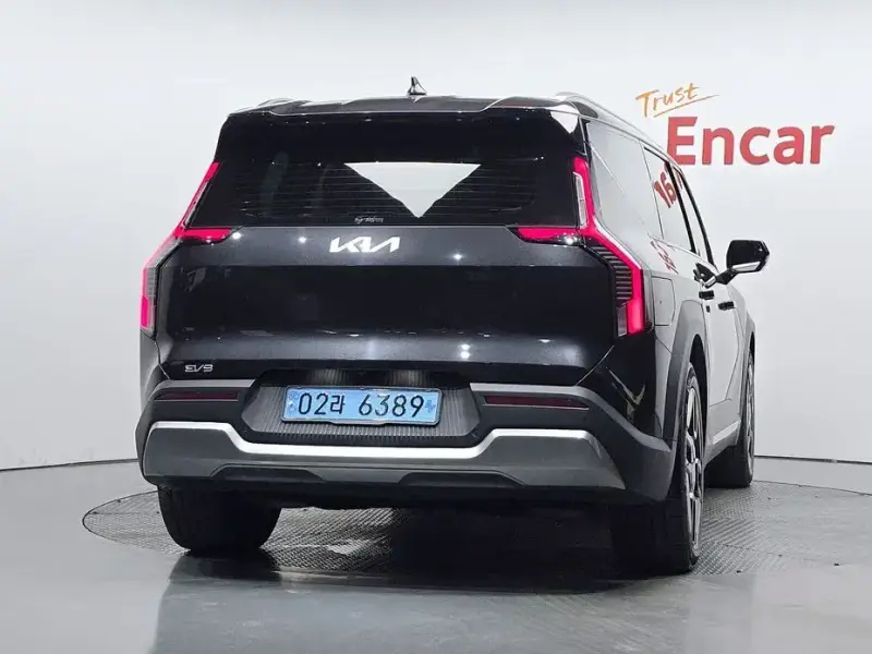 2023 Kia EV9 с пробегом 80 997 км