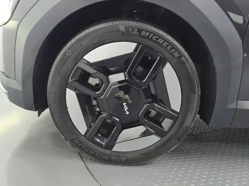 2023 Kia EV9 с пробегом 80 997 км