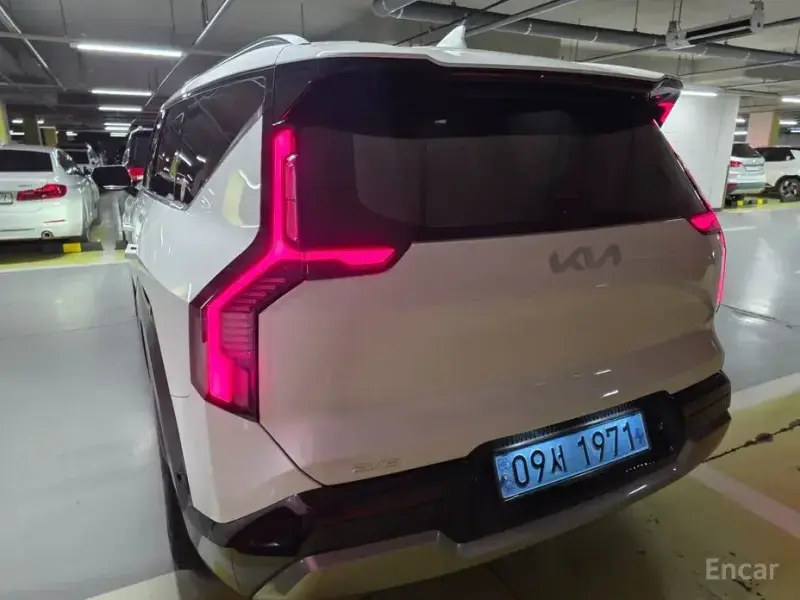 2023 Kia EV9 с пробегом 63 000 км
